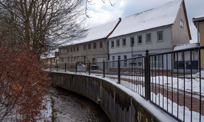 Suhl Apartment | Nice apartment for 4 guests with WIFI, TV, patio and pets allowed