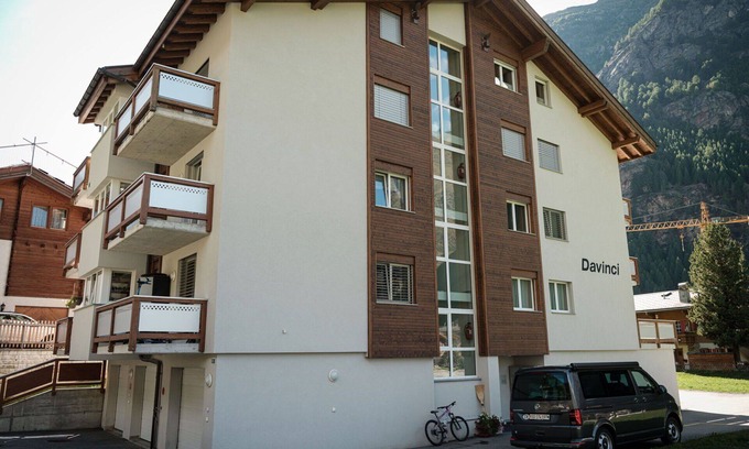 Taesch Apartment | Nice apartment for 6 people with WIFI, TV and balcony