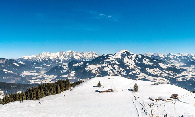 Oberau Apartment | Nice apartment for 4 guests with WIFI, TV, balcony and panoramic view