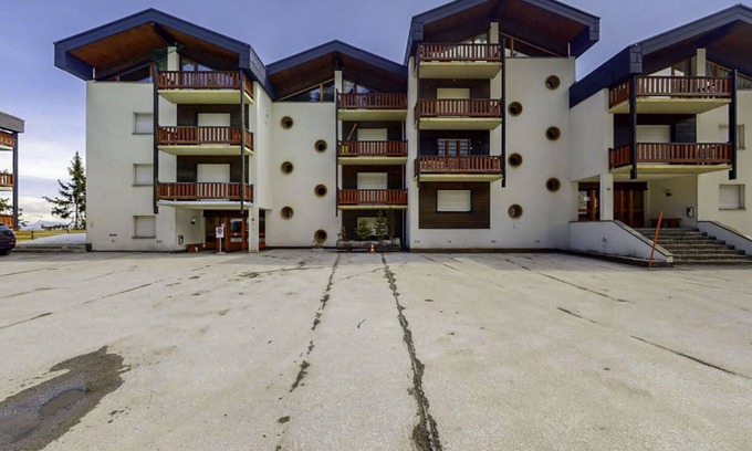 Heremence Apartment | Nice apartment for 4 people with pool, WIFI, balcony and pets allowed