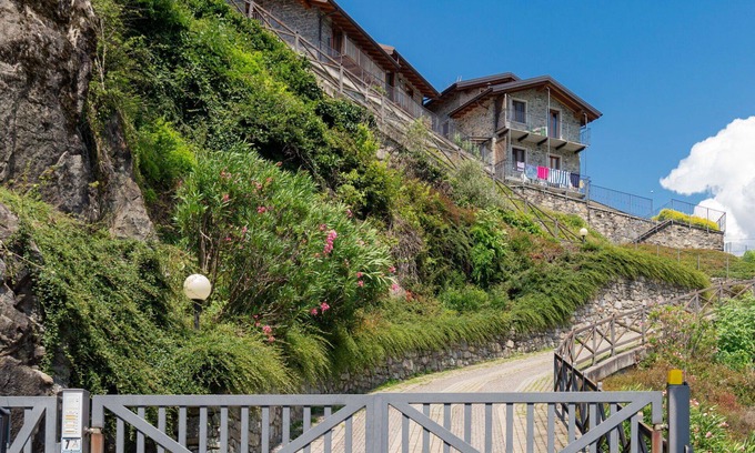 Gera Lario Apartment | Nice apartment for 4 guests with WIFI, balcony, pets allowed and panoramic view