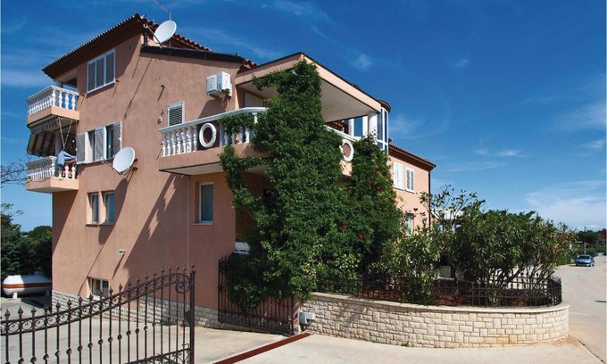 Galizana Apartment | Nice apartment in Galizana with 1 Bedrooms and WiFi
