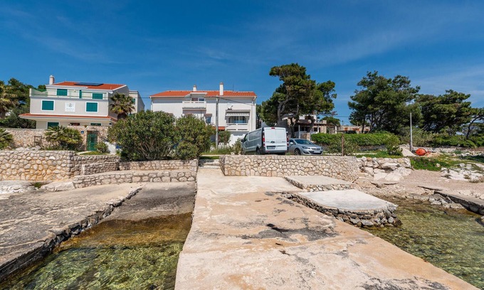 Kosljun Apartment | Nice apartment in Kosljun with WiFi