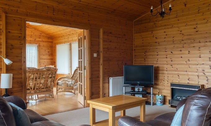 Drumnadrochit House | Nice apartment in villa for 6 people with WIFI, TV, patio and panoramic view