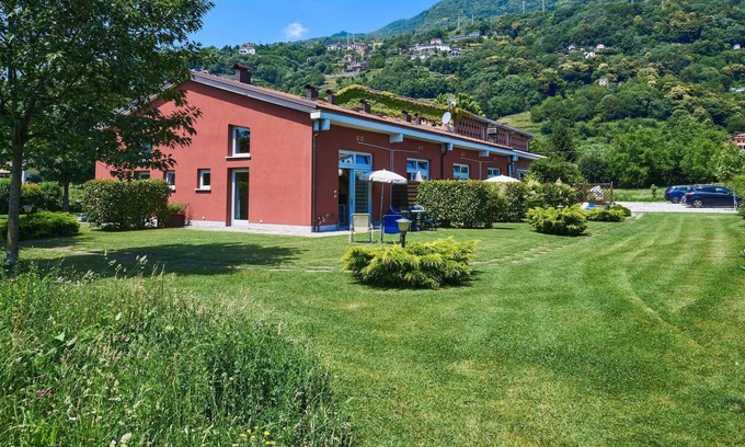 Dongo House | Nice apartment in villa for 4 guests with A/C, WIFI, TV, patio, pets allowed and parking