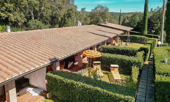 Massa Marittima House | Nice apartment in villa for 6 people with A/C, WIFI, TV, terrace and pets allowed