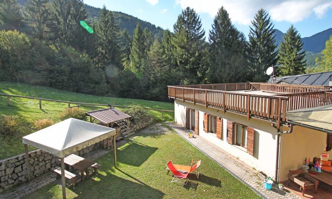 Ledro Apartment | Nice apartment with pool, WIFI, TV, terrace, pets allowed and parking, close to Riva Del Garda