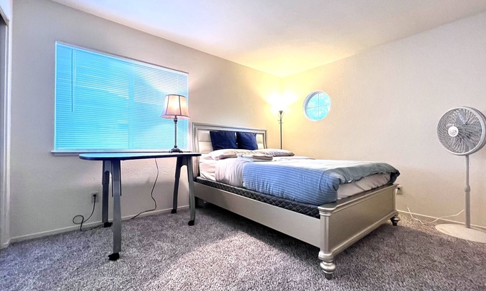 Stockton House | Nice Big Bedroom in 2500 SQFT Single House p2