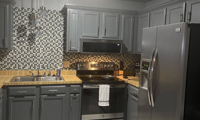Midwest City House | Nice Cozy 2 Bedroom 2 BathTownhouse near Tinker AFB