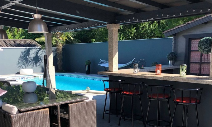 Begles House | Nice house pool 7 minutes from the hypercentre Bordeaux