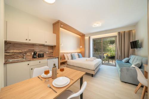 Agia Efimia Apartment | Nicole Studios