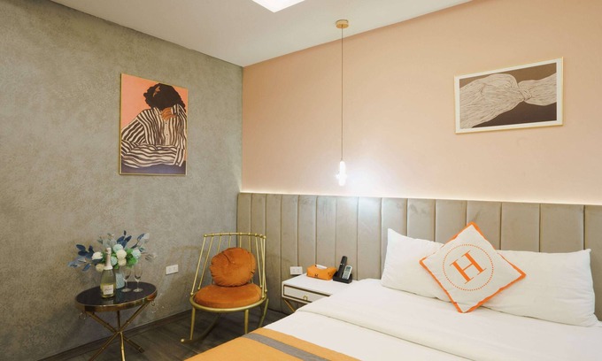 Trung Hoa Nhan Chinh Hotel | NNT HOTEL - Trung Kính