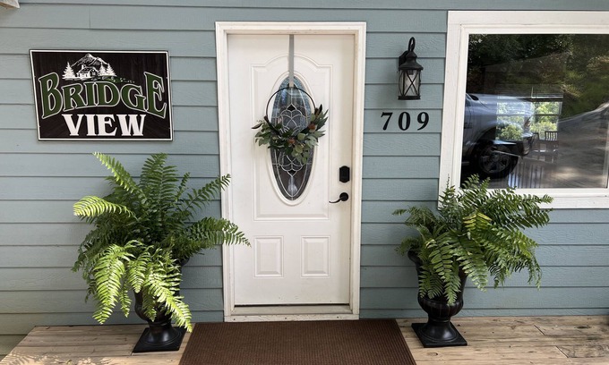 Lakeside Estates House | Norris Lake with views of the Jump Bridge! Short golf cart ride to the dock.