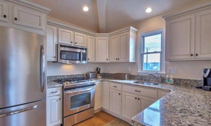 North Beach House | North Beach LBI 5 bed and 3.5 bath w/deeded access, bay views, and ocean views.