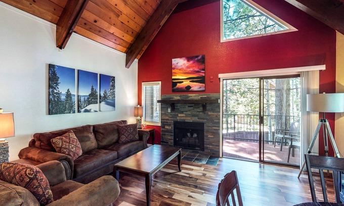 Incline Village Resort | North Lake Villa's Sleep 8 Private Jacuzzi In Loft