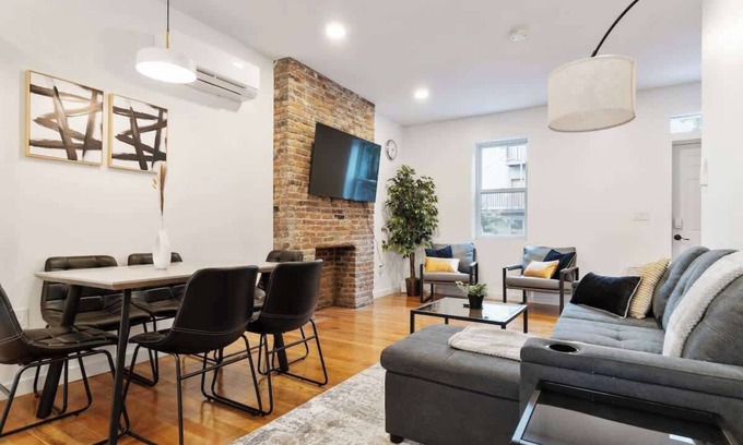 Central Northside House | North Shore 3 Bed 2 and a Half Bath - House Private Yard Duplex