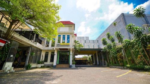Arjosari Hotel | Novon Family Hotel by Tripletree