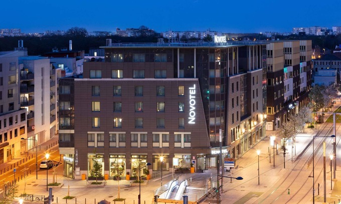 Saint-Denis Hotel | Novotel Paris Saint Denis Stade Basilique