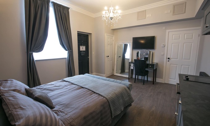 Wymondham Apartment | Number 10 The Abbey - Merrivale Apartment