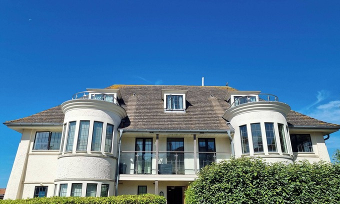 Swanage Cottage | NUMBER 10 THE PENTHOUSE, family friendly in Swanage