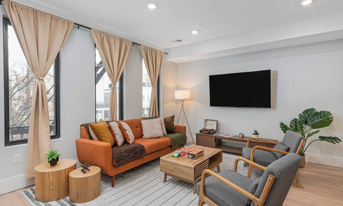 McGinley Square House | NYC Traveler's Dream: 3BR Designer Home with Quick PATH Access to Manhattan!