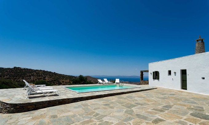 Kea Villa | Oaklands Villa-Traditional Villa with swimming Pool and Unique Lanscape