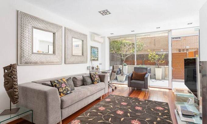 La Vila Olimpica del Poblenou Apartment | Oasis in the City - Splendid Seaside Villa