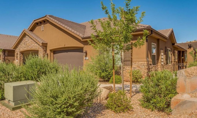 Washington Villa | Oasis On The Green