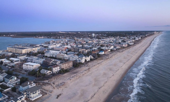 Dewey Beach House | Ocean Block Oasis: 5BR Home w/Game Room & Ocean Views! Sleeps 14 Comfortably