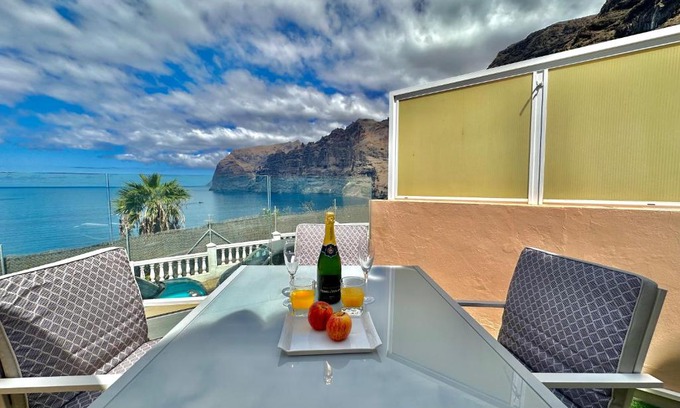 Los Gigantes Apartment | Ocean Cliff House