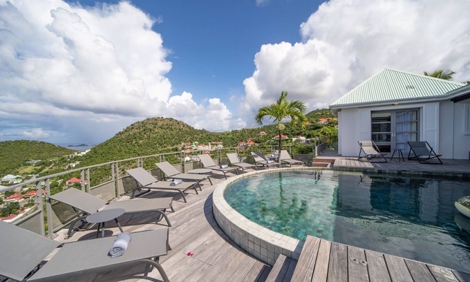 Terre Neuve Villa | Ocean Five (1/5 Rooms)