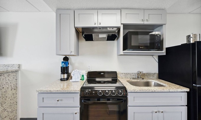 Fort Bay House | Ocean/Gulf View Suite, 4 Units, Sugar Sands Beachfront Hotel