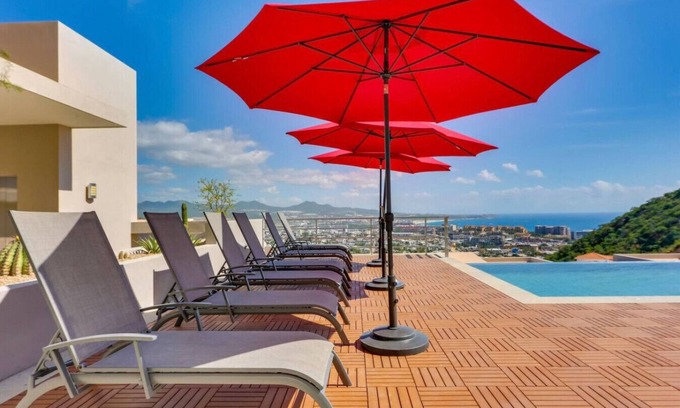 Libertad Apartment | Ocean View, 2 Infinity Pools, Pedregal, Walkable