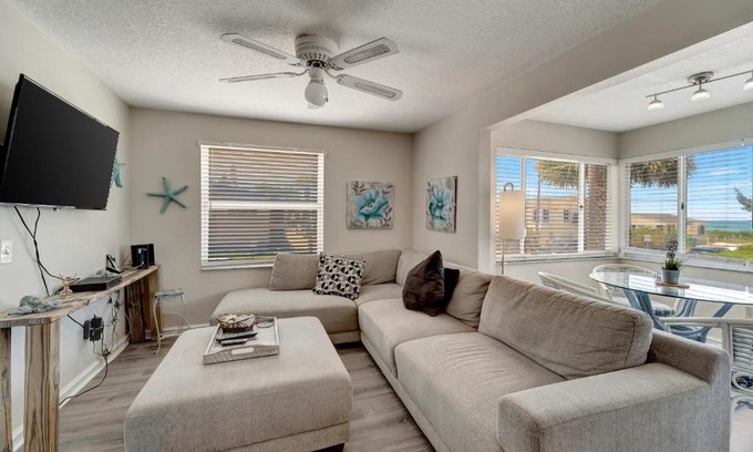 Ilexhurst Apartment | Ocean View