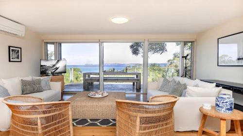 Killcare House | Ocean Views, Easy Walk To Beach and Bouddi National Park