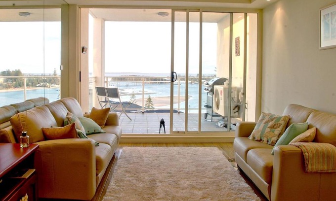 The Entrance Apartment | Ocean Views Sundrift Unit 26