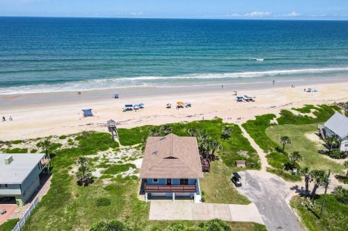 Marineland Acres House | Oceanfront Steps to Sand Deck & Pets Welcome