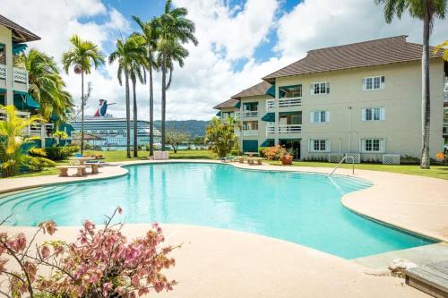 Montego Bay Apartment | Oceanfront Two Bedroom Suite - Amazing Ocean Views