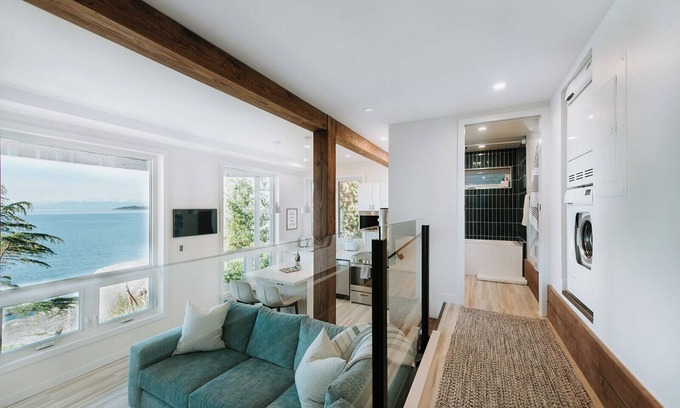 Halfmoon Bay Apartment | Oceanfront Wood Fired Tub - Studio Sacré