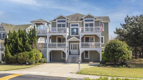 Duck House | Oceanside, Close to Beach, Private Pool, Hot Tub, FS1, Duck Chill Inn