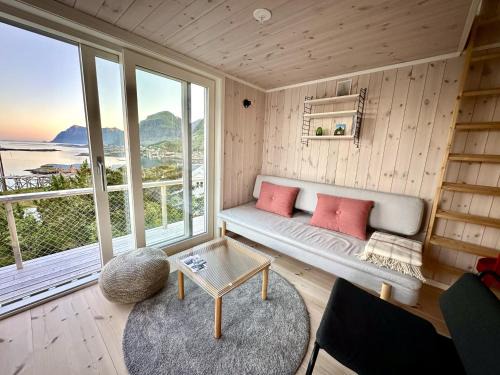 Sørvagen House | Oceanview Mini-House - Stunning Views