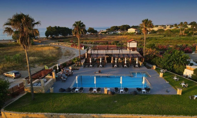 Kamisiana Hotel | Odos Oneiron Tavronitis Bay