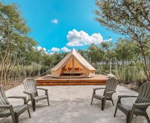 McCully - Moiliili Other | Off Grid Glamping Tent close to Haleiwa Town
