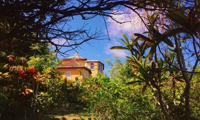 Long Bay House | ~ Off The Beaten Path To Relax On Vacation In Contact With Incredible Nature! ~
