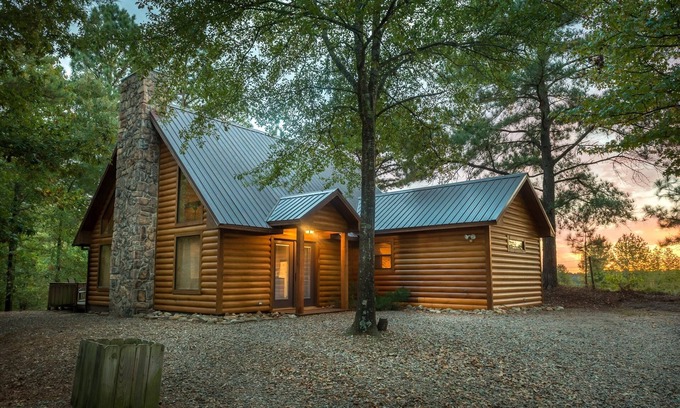 Broken Bow Cabin | Okehi Pine Cabin With Wood Burning Fireplace and Outdoor Hot Tub by Redawning