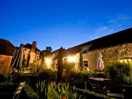 Downton on the Rock Hotel | Old Downton Lodge