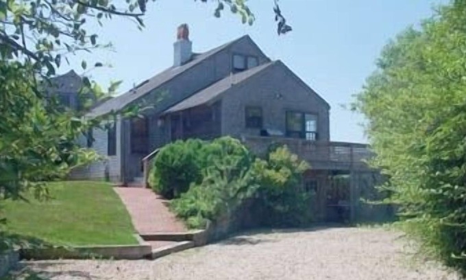 Madaket House | Old Madaket Charm with Stunning Views