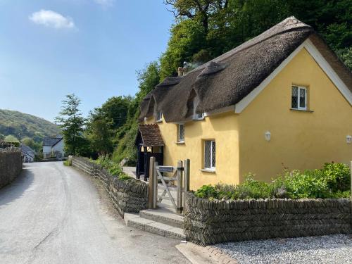 Lee House | Old Maids Cottage
