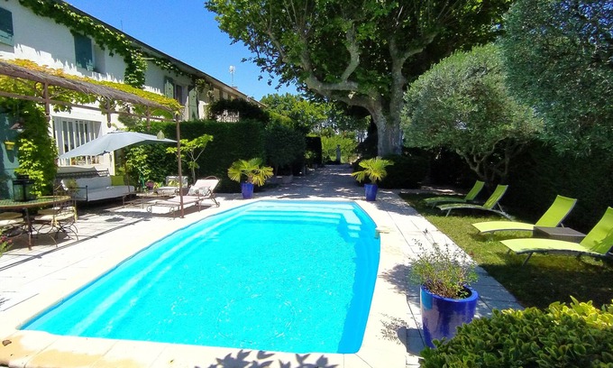Cabannes Cottage | Old Mas in Provence with swimming pool