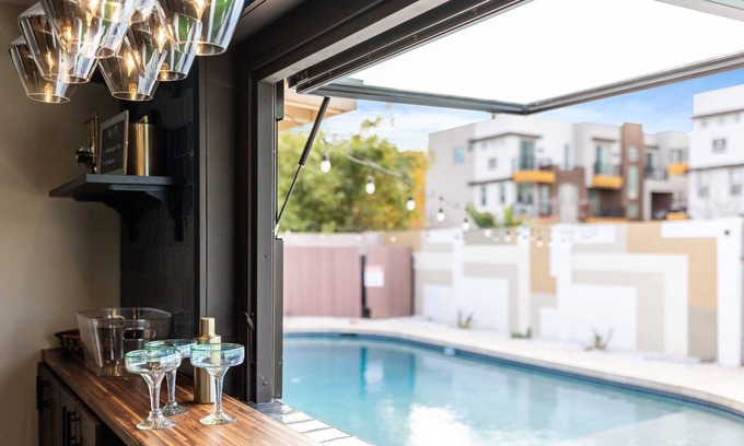 Village Grove House | Old Town- Heated Pool- Hot Tub- Game Room- Firepit- Putting Green!